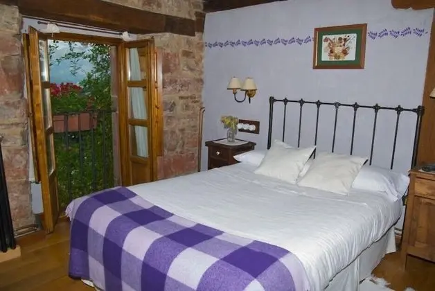 Büyük Yataklı Tek Kişilik Oda