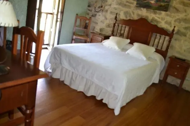 Büyük Yataklı Tek Kişilik Oda