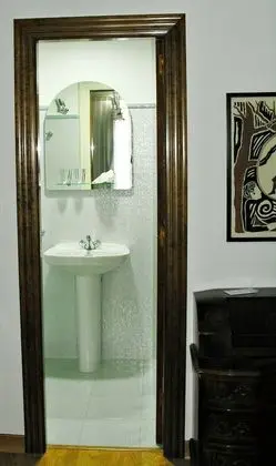 Standard Büyük Yataklı Tek Kişilik Oda (B4)