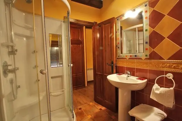 Tek Büyük veya İki Ayrı Yataklı Oda, 1 Çift Kişilik veya 2 Tek Kişilik Yatak