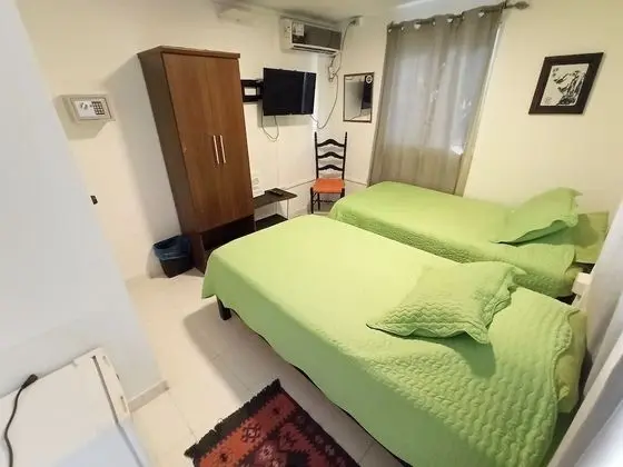Basic Tek Büyük Yataklı Oda