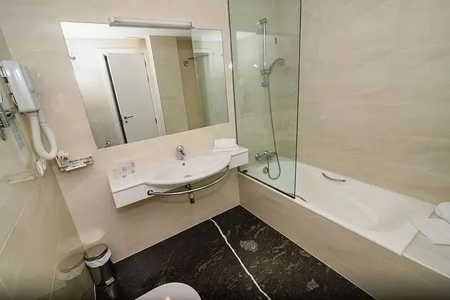 Superior Tek Büyük Yataklı Oda