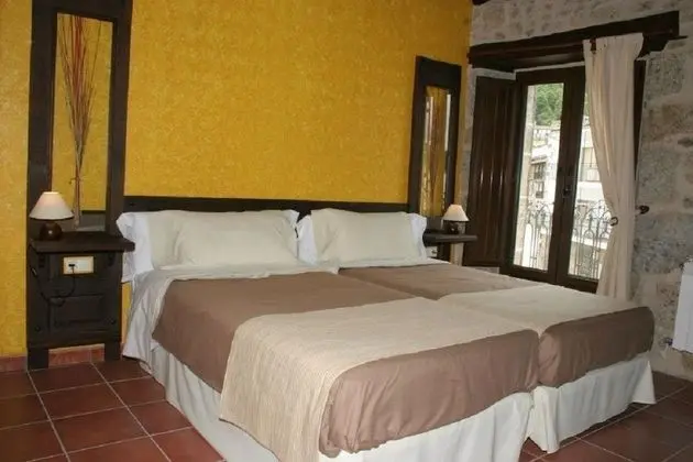 Tek Büyük veya İki Ayrı Yataklı Oda