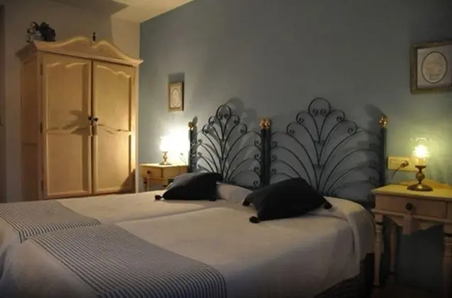 Tek Büyük veya İki Ayrı Yataklı Oda, Teras, Nehir Manzaralı