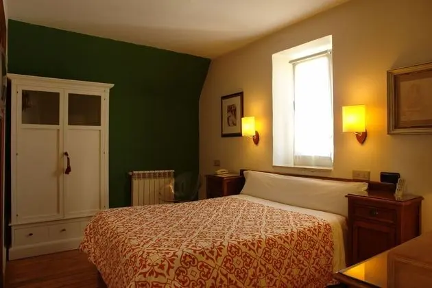 Design Büyük Yataklı Tek Kişilik Oda