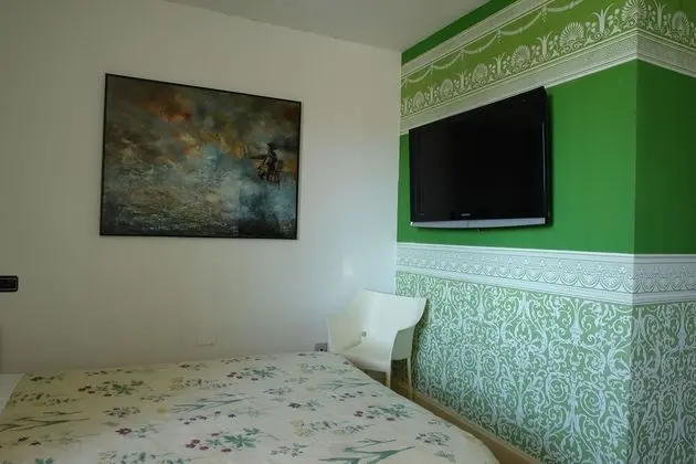 Design Büyük Yataklı Tek Kişilik Oda