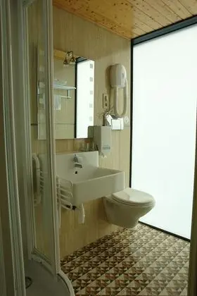 Design Büyük Yataklı Tek Kişilik Oda