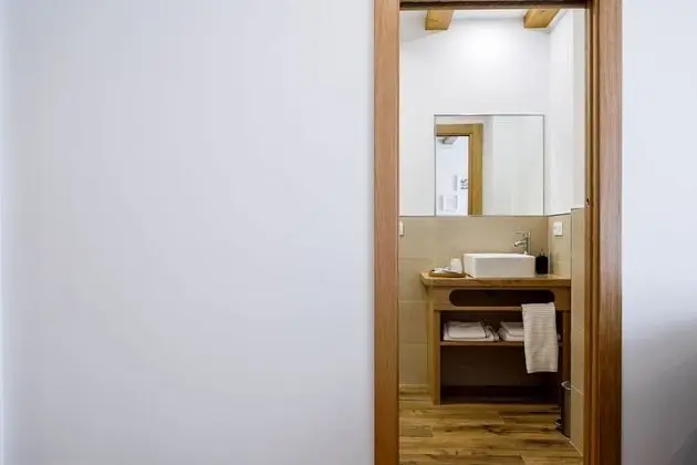 Tek Büyük veya İki Ayrı Yataklı Oda, Banyolu/Duşlu
