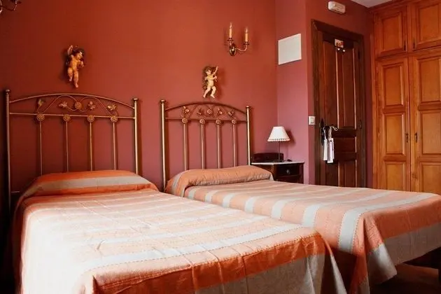 Tek Büyük veya İki Ayrı Yataklı Oda