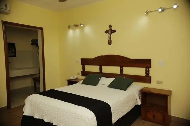 Oda, 1 Büyük (Queen) Boy Yatak