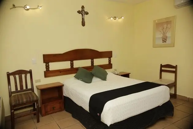 Oda, 1 Büyük (Queen) Boy Yatak