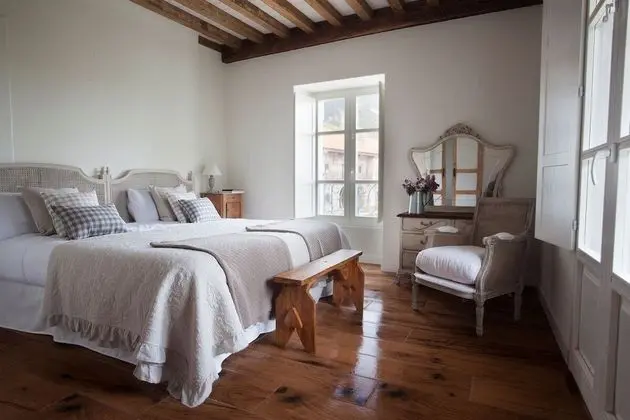 Tek Büyük veya İki Ayrı Yataklı Oda, Bahçe Manzaralı