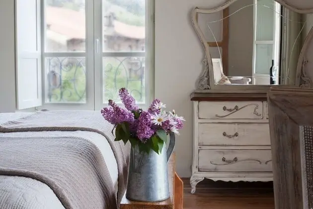 Tek Büyük veya İki Ayrı Yataklı Oda, Bahçe Manzaralı