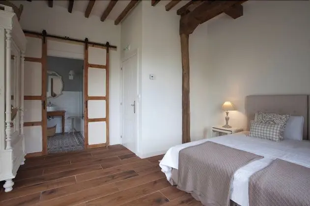 Tek Büyük veya İki Ayrı Yataklı Oda, Bahçe Manzaralı