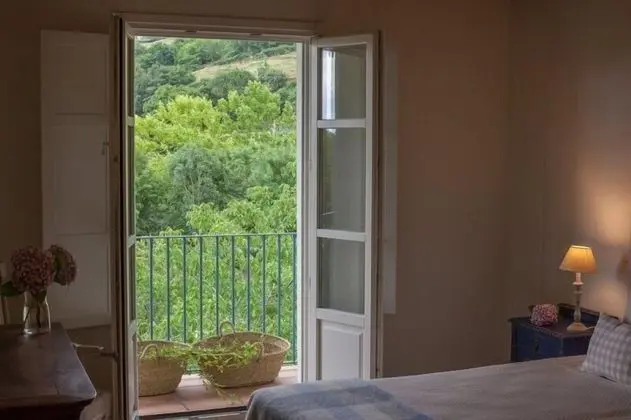 Tek Büyük veya İki Ayrı Yataklı Oda, Bahçe Manzaralı