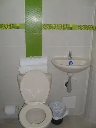 Economy Üç Kişilik Oda, Özel Banyo (Fan)