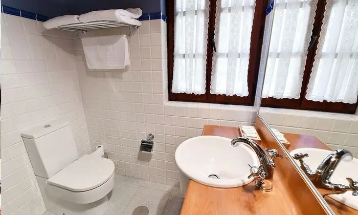 İki Ayrı Yataklı Oda, Banyolu/Duşlu