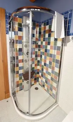 İki Ayrı Yataklı Oda, Banyolu/Duşlu