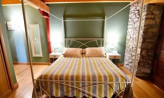 Tek Büyük Yataklı Oda, Banyolu/Duşlu