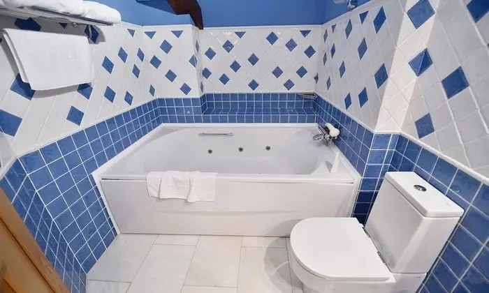 Tek Büyük Yataklı Oda, Banyolu/Duşlu