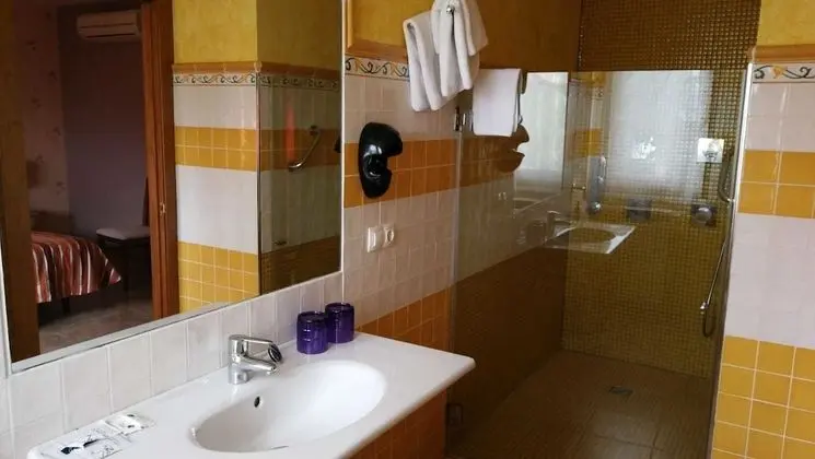 Tek Büyük veya İki Ayrı Yataklı Oda