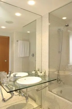 Tek Büyük Yataklı Oda (with extra bed) (3 Adults)