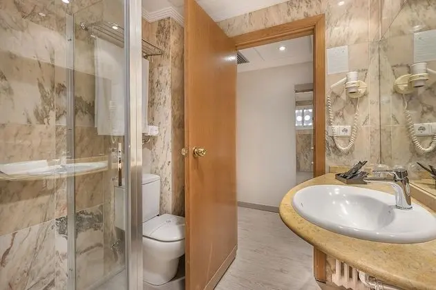 Tek Büyük Yataklı Oda, Teras, Şehir Manzaralı (2 Adults)