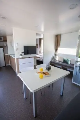 Basic Karavan, 2 Yatak Odası, Engellilere Uygun, Bahçe Manzaralı