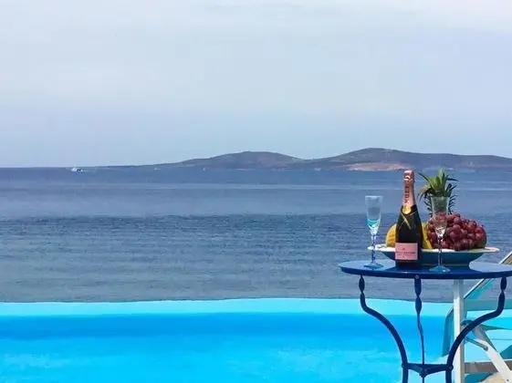 Family Stüdyo, Kişiye Özel Havuzlu, Deniz Manzaralı