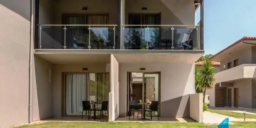 Superior Tek Büyük Yataklı Oda, Balkon, Bahçe Manzaralı