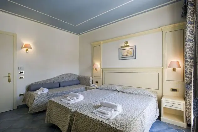 Classic Tek Büyük veya İki Ayrı Yataklı Oda