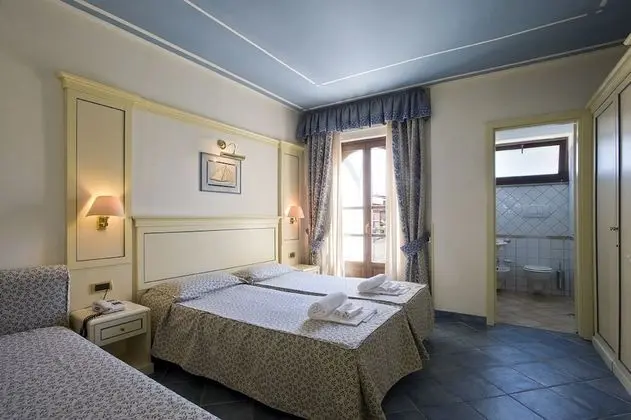 Classic Üç Kişilik Oda