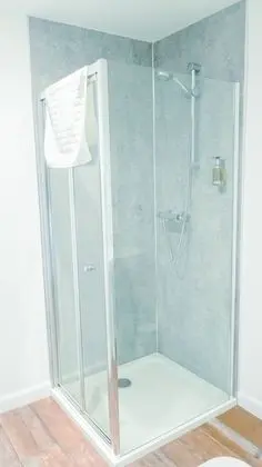 İki Ayrı Yataklı Oda, Banyolu/Duşlu