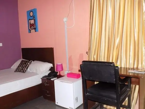 Luxury Tek Büyük Yataklı Oda