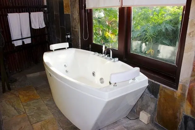 Bungalov, Kısmi Deniz Manzarası