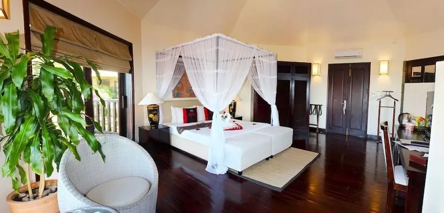 Luxury Garden View Bungalow