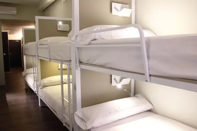 Ortak Ranzalı Oda, Sadece kadınlar için, Özel Banyo