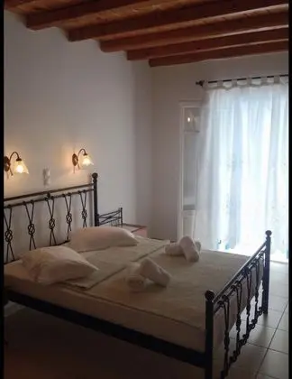 Tek Büyük veya İki Ayrı Yataklı Oda, Bahçe Manzaralı (Rooms 6&7)