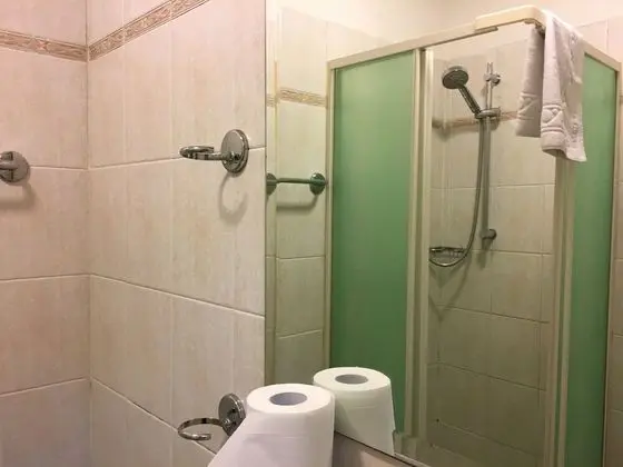 Standard Tek Büyük veya İki Ayrı Yataklı Oda, Özel Banyo