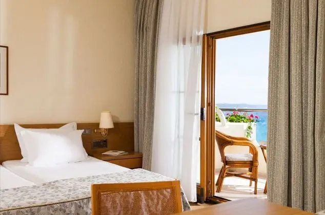 1 Çift Kişilik Veya 2 Tek Kişilik Yatak Sea View