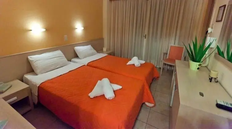 Comfort Tek Büyük veya İki Ayrı Yataklı Oda
