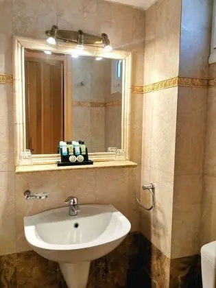 Comfort Tek Büyük veya İki Ayrı Yataklı Oda