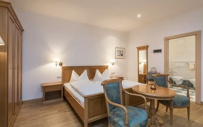 Classic Tek Büyük Yataklı Oda