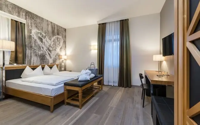 Standard Tek Büyük Yataklı Oda