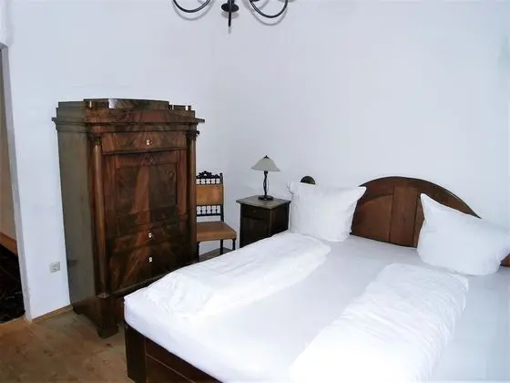 Büyük Yataklı Tek Kişilik Oda