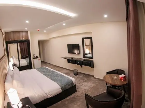 Deluxe Tek Büyük veya İki Ayrı Yataklı Oda