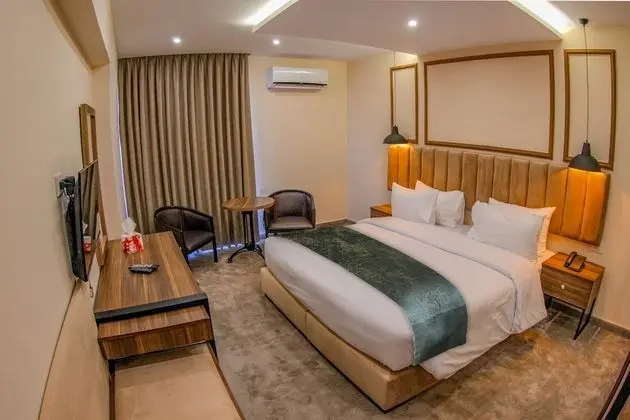 One Bedroom Apartment