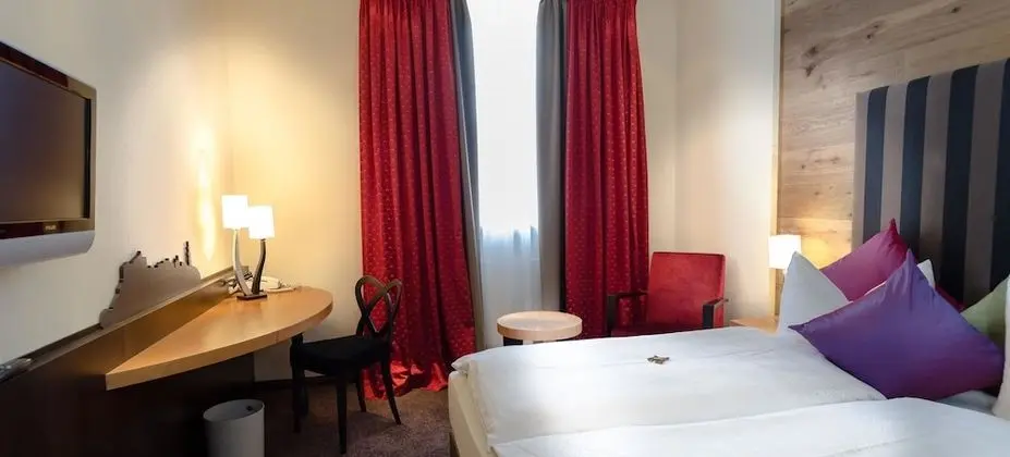 Superior Tek Büyük Yataklı Oda