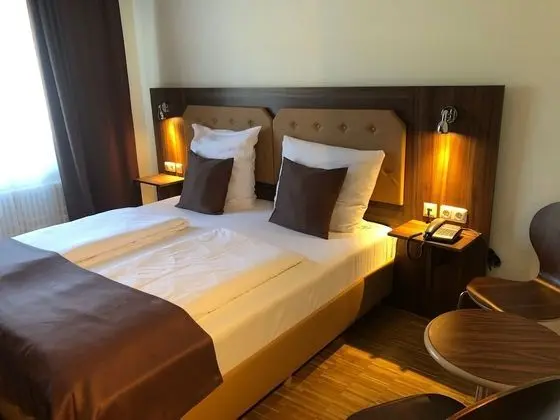 Tek Büyük Yataklı Oda