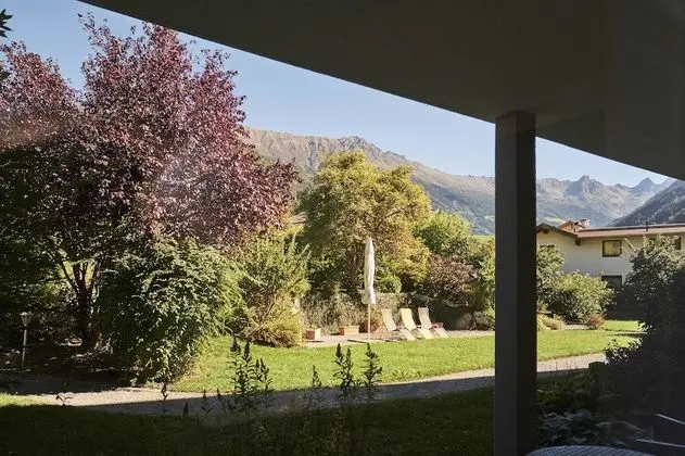 Tek Büyük Yataklı Oda, Balkon, Dağ Manzaralı
